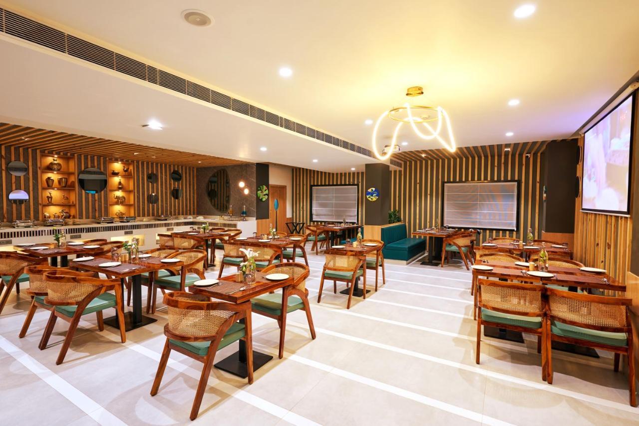 העיר בנגלור Visthara Hotel מראה חיצוני תמונה